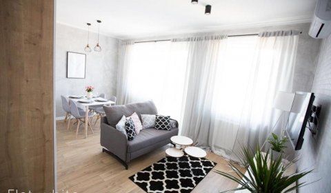 ZAMKOWA 4  /   Ul. Zamkowa 4/2